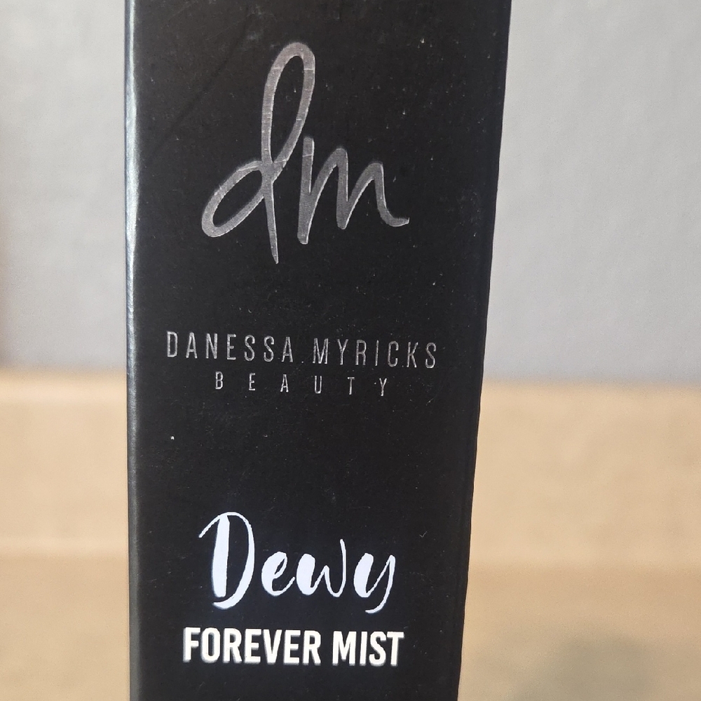 Danessa Myricks Beauty Dewy Forever Mist Setting Spray 3.3 Fl.oz 100 ml - Picture 2 of 5